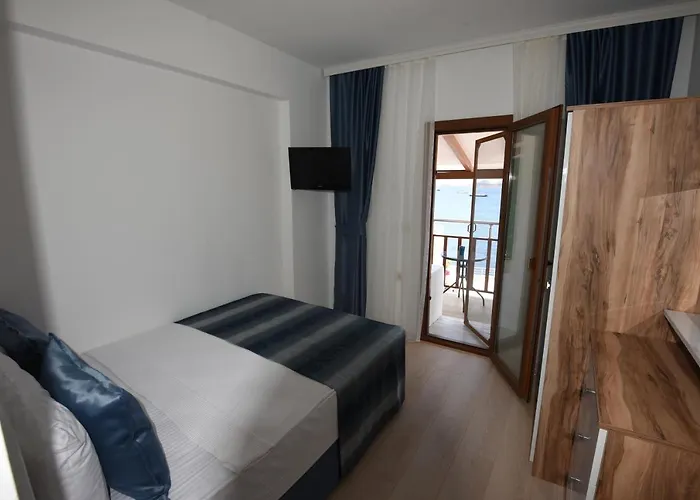 Capaci Hotel 2*