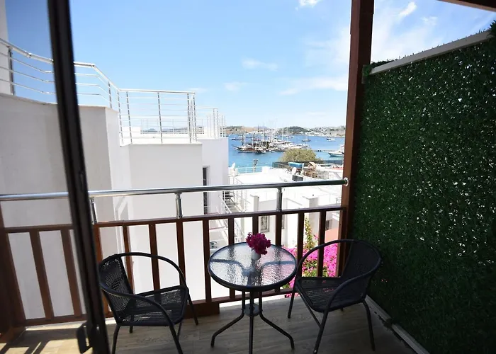 Capaci Hotel 2*