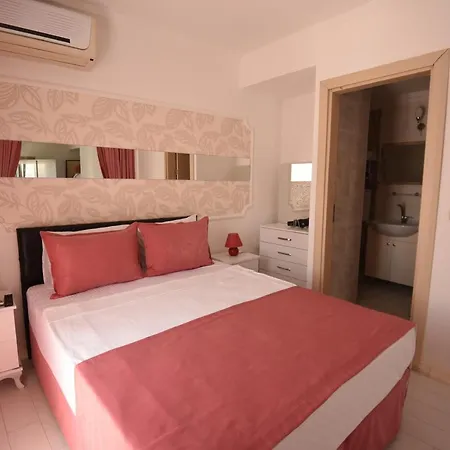 Отель Capaci 2*